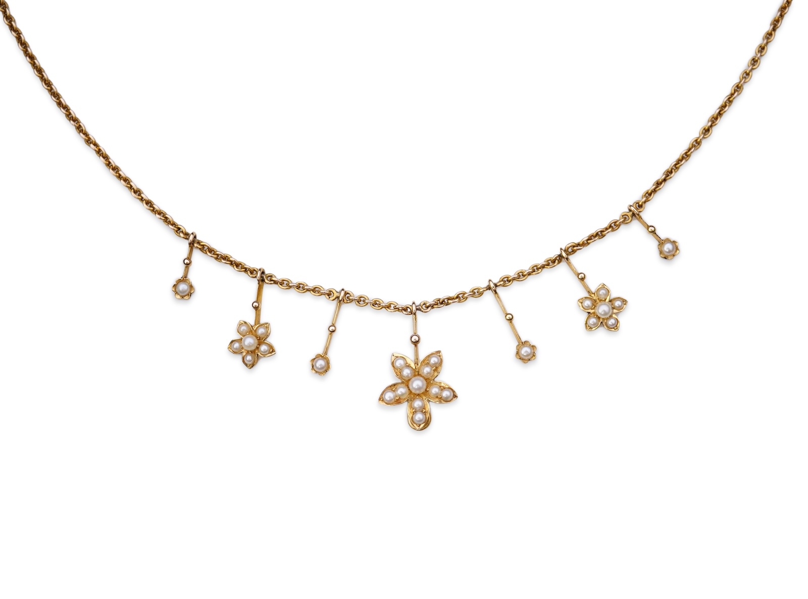 Goldsmiths and Silversmiths Company, an Edwardian pearl necklace, early 20th century